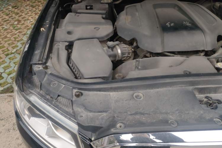 Used Hongqi H7 2017 2.0T Luxury Model Engine Bay Right