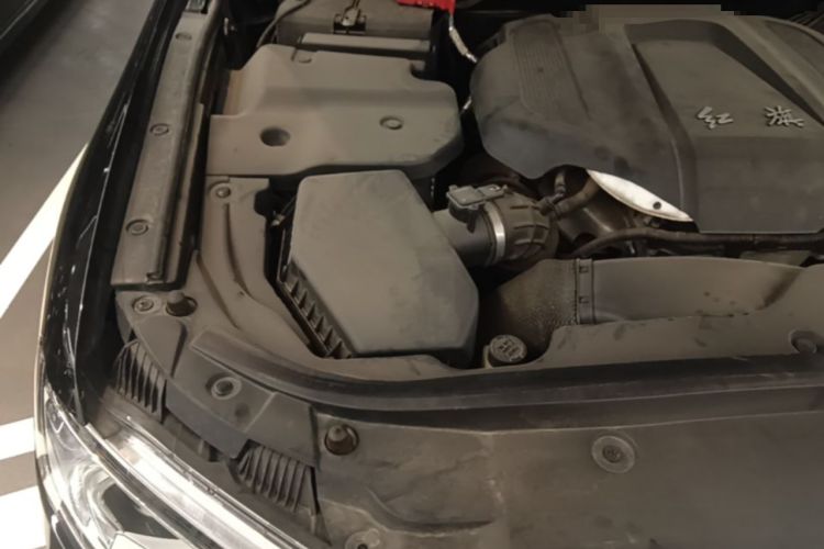 Used Hongqi H7 2017 2.0T Luxury Model Engine Bay Right