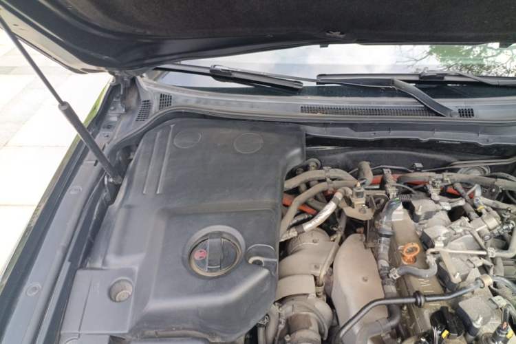 Used Hongqi H7  Engine Bay Right