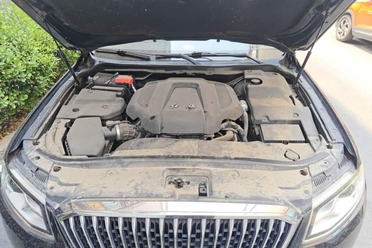 Used Hongqi H7 2017 2.0T Luxury Model Engine Bay