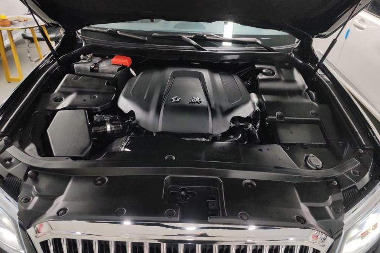 Used Hongqi H7 2017 1.8T Luxury Model Engine Bay