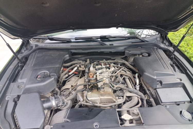 Used Hongqi H7  Engine Bay