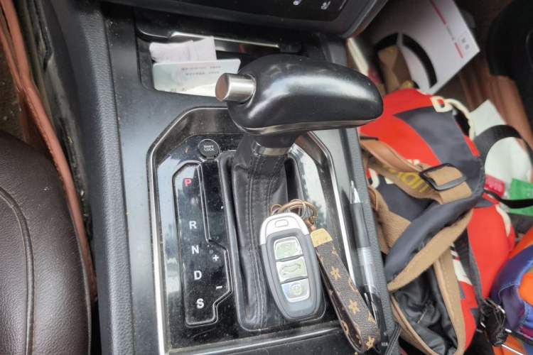 Used Hongqi H7 2017 2.0T Luxury Model Gear Lever