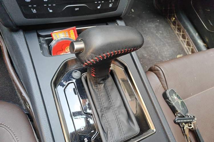 Used Hongqi H7 2017 2.0T Luxury Model Gear Lever