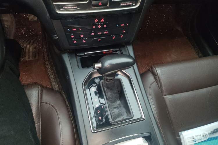 Used Hongqi H7 2017 2.0T Luxury Model Gear Lever