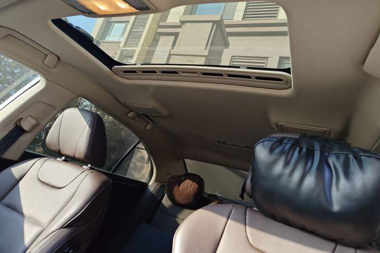 Used Hongqi H7 2017 2.0T Luxury Model Headliner