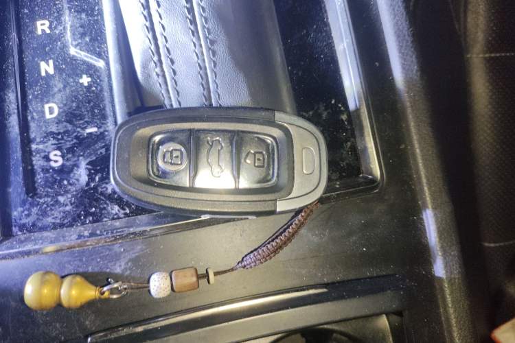 Used Hongqi H7 2017 2.0T Luxury Model Interior 1