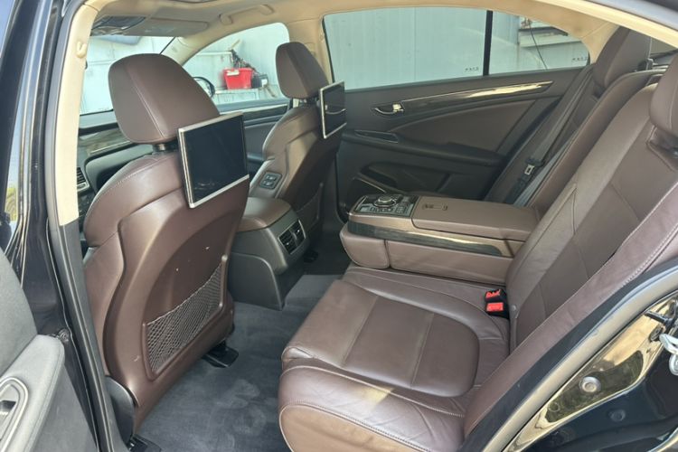 Used Hongqi H7 2017 2.0T Luxury Model Interior 7
