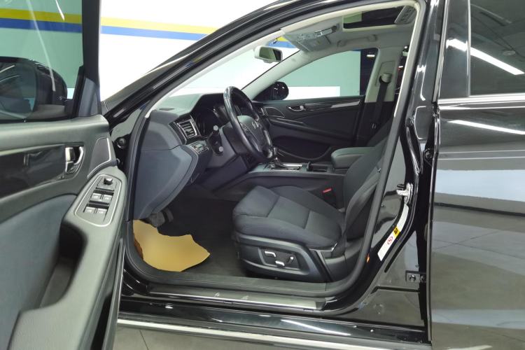 Used Hongqi H7 2017 1.8T Tech Model Left Front Seat