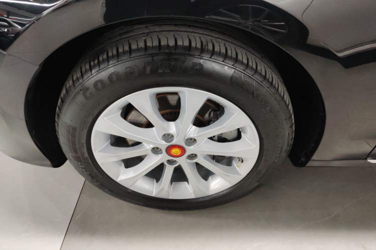 Used Hongqi H7 2017 1.8T Luxury Model Left Front Wheel Hub