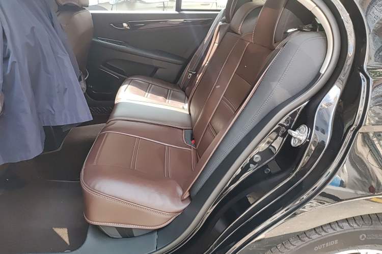 Used Hongqi H7 2017 1.8T Tech Model Left Rear Seat
