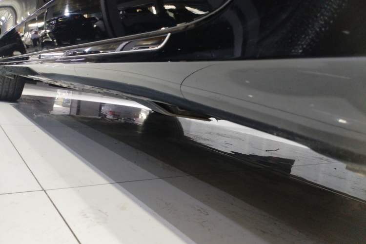 Used Hongqi H7 2017 1.8T Tech Model Left Side Sill