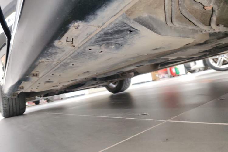 Used Hongqi H7 2017 1.8T Luxury Model Left Side Sill