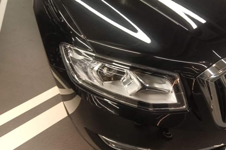 Used Hongqi H7 2017 2.0T Luxury Model Right Front Headlight