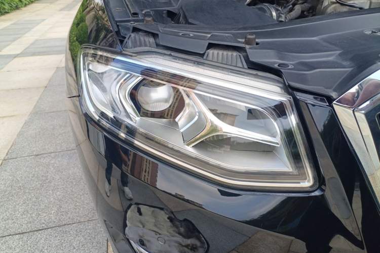 Used Hongqi H7  Right Front Headlight