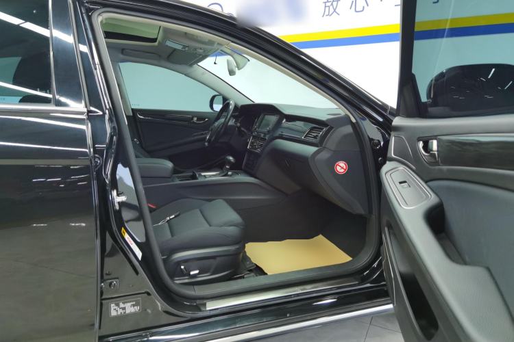 Used Hongqi H7 2017 1.8T Tech Model Right Front Seat