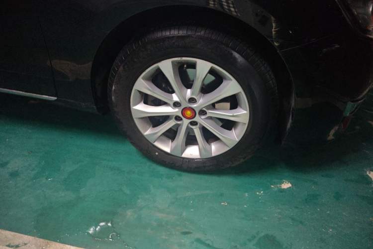 Used Hongqi H7 2017 2.0T Luxury Model Right Front Wheel Hub