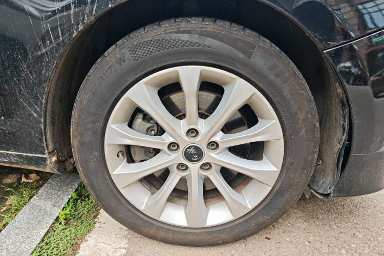 Used Hongqi H7 2017 1.8T Luxury Model Right Front Wheel Hub