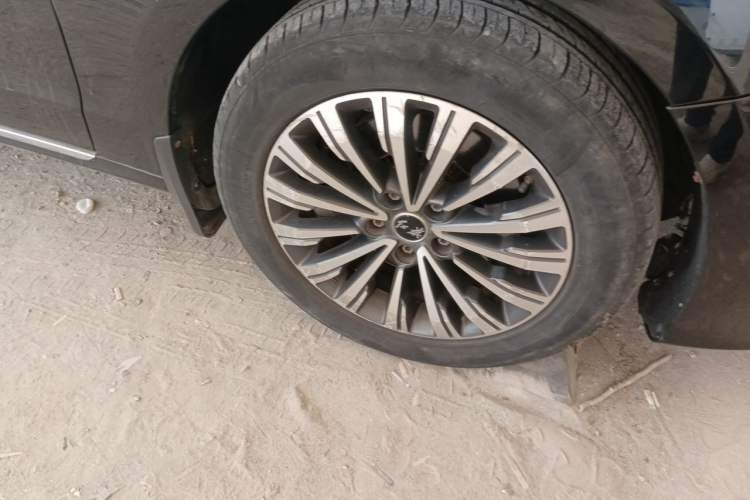 Used Hongqi H7 2017 1.8T Tech Model Right Front Wheel Hub