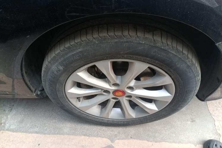 Used Hongqi H7 2017 2.0T Luxury Model Right Front Wheel Hub
