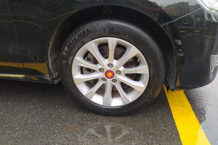 Used Hongqi H7 2017 1.8T Tech Model Right Front Wheel Hub