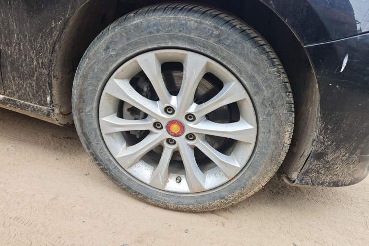 Used Hongqi H7 2017 1.8T Tech Model Right Front Wheel Hub