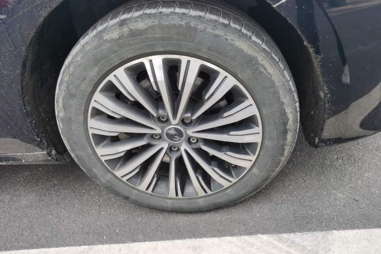 Used Hongqi H7 2017 1.8T Tech Model Right Front Wheel Hub