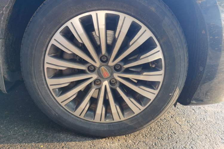 Used Hongqi H7 2017 1.8T Tech Model Right Front Wheel Hub