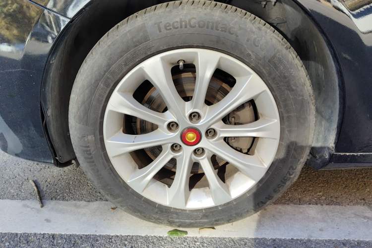 Used Hongqi H7 2017 2.0T Luxury Model Right Front Wheel Hub