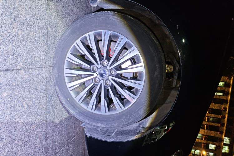 Used Hongqi H7 2017 1.8T Tech Model Right Front Wheel Hub
