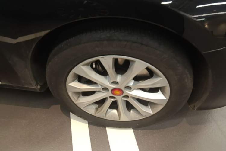Used Hongqi H7 2017 2.0T Luxury Model Right Front Wheel Hub