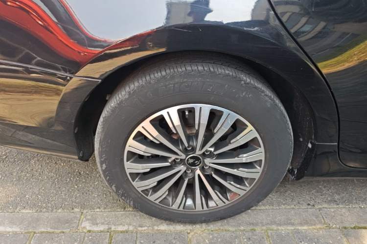 Used Hongqi H7 2017 1.8T Tech Model Right Rear Wheel Hub