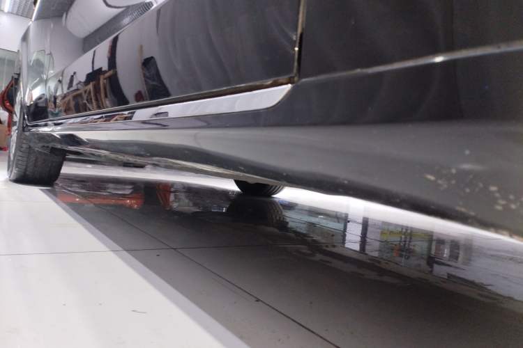Used Hongqi H7 2017 1.8T Tech Model Right Side Sill