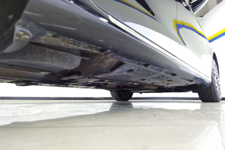 Used Hongqi H7 2017 1.8T Tech Model Right Side Sill