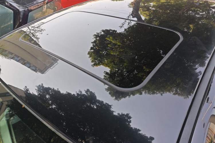 Used Hongqi H7 2017 1.8T Tech Model Roof