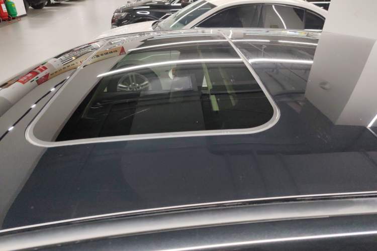 Used Hongqi H7 2017 1.8T Luxury Model Roof