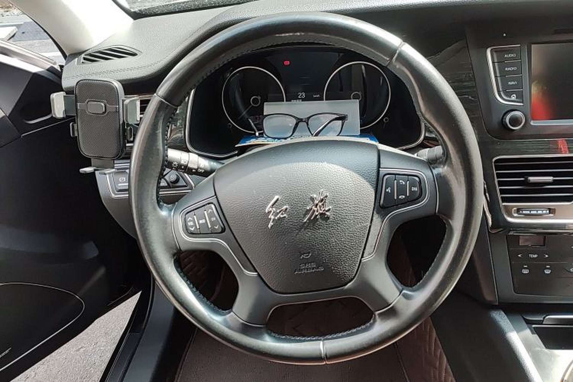 Used Hongqi H7 2017 1.8T Tech Model Steering Wheel