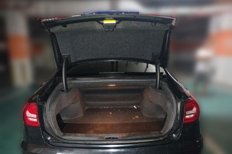 Used Hongqi H7 2017 2.0T Luxury Model Trunk