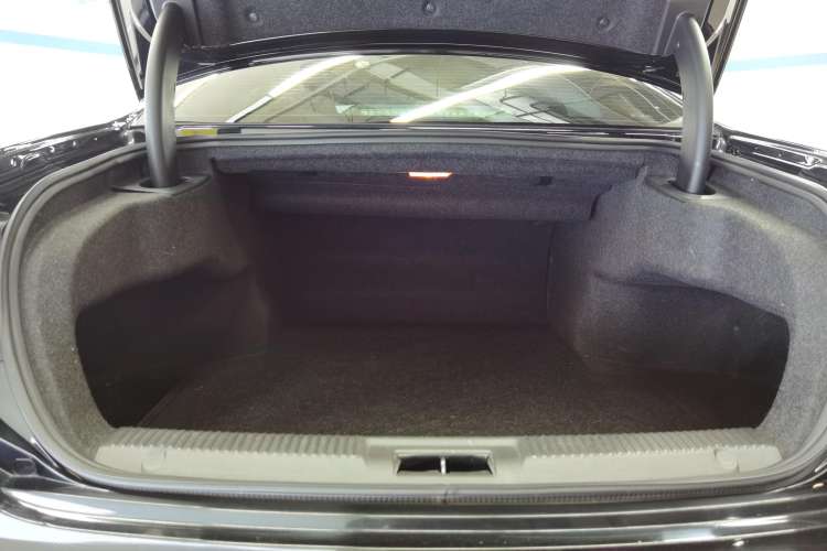 Used Hongqi H7 2017 1.8T Tech Model Trunk