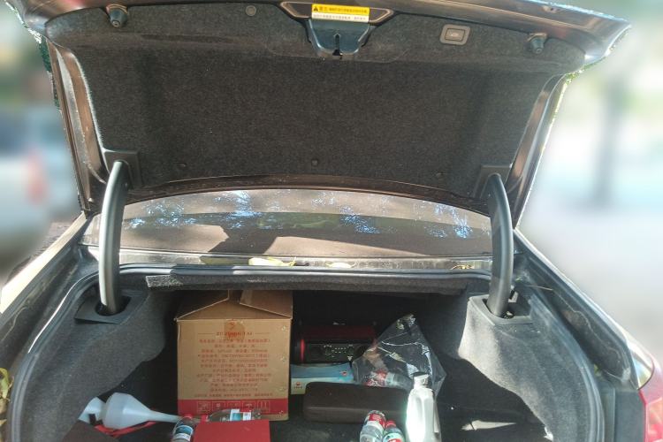 Used Hongqi H7 2017 2.0T Luxury Model Trunk