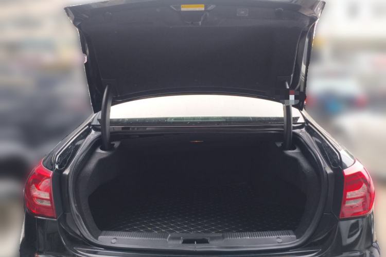 Used Hongqi H7 2017 1.8T Tech Model Trunk