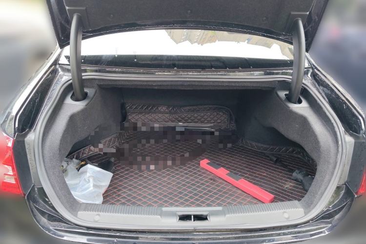 Used Hongqi H7 2017 2.0T Luxury Model Trunk