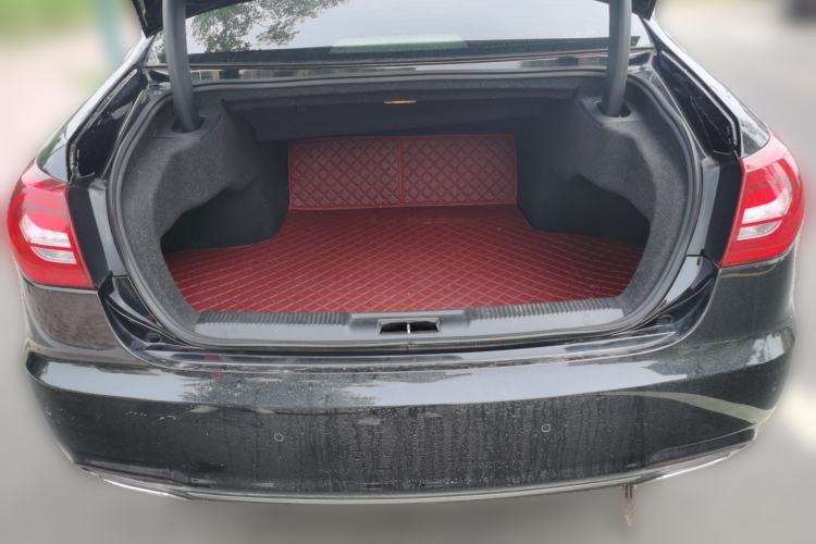 Used Hongqi H7 2017 1.8T Tech Model Trunk