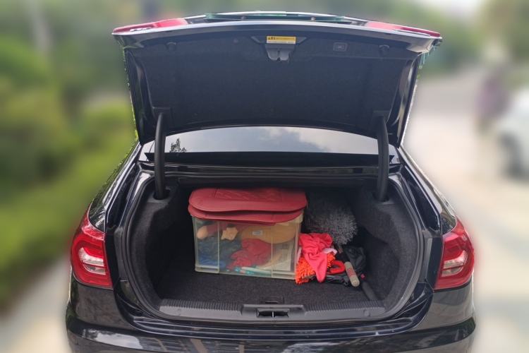 Used Hongqi H7  Trunk