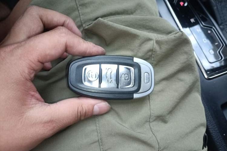 Used Hongqi H7 2017 2.0T Luxury Model Vehicle Key