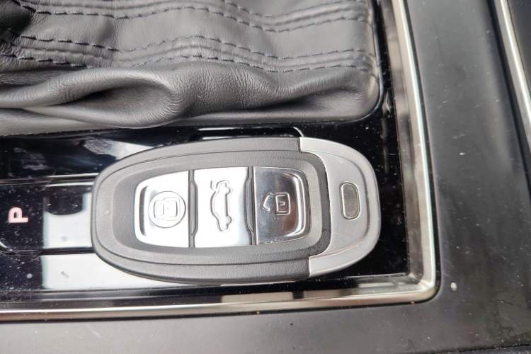 Used Hongqi H7 2017 2.0T Luxury Model Vehicle Key