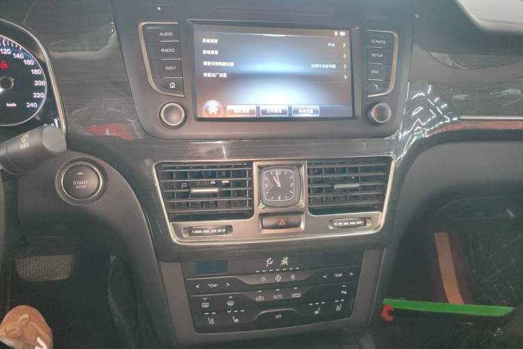 Used Hongqi H7 2018 2.0T Elite Edition Audio And AC Panel