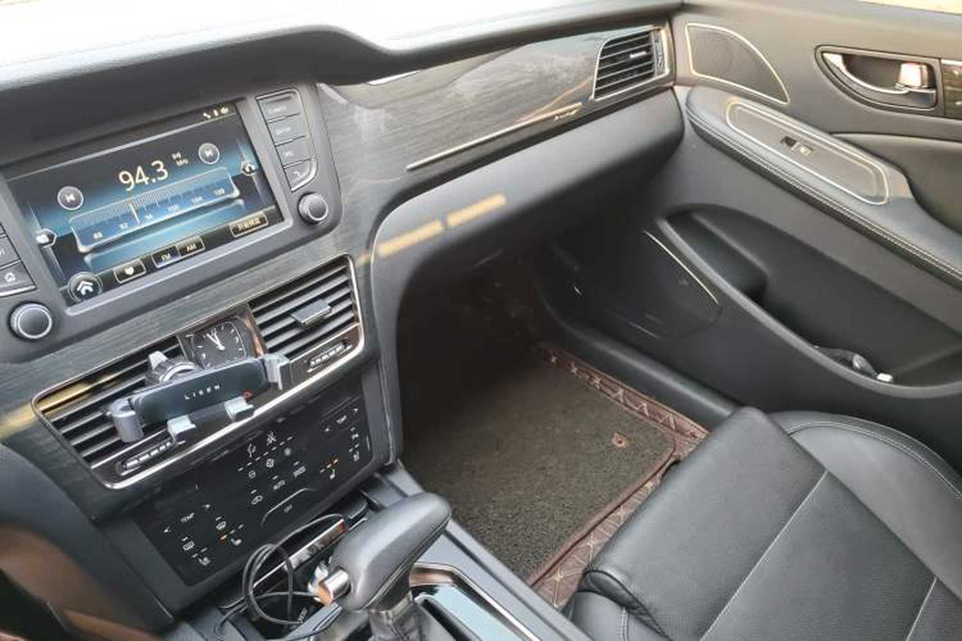 Used Hongqi H7 2018 2.0T Elite Edition Audio And AC Panel