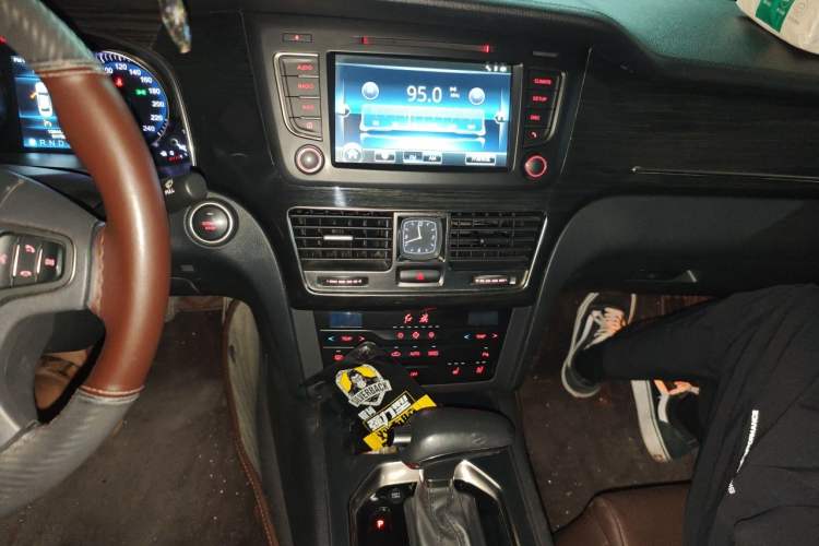 Used Hongqi H7  Audio And AC Panel