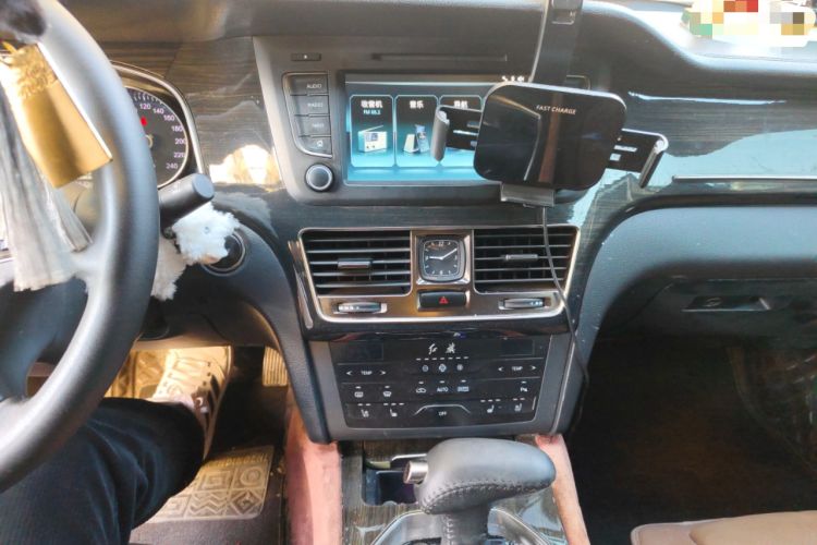 Used Hongqi H7 2018 2.0T Elite Edition Audio And AC Panel